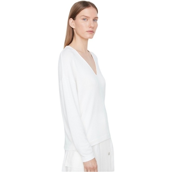 Vince | Long Sleeve V-Neck Tshirt | XS, V-Neck, Relaxed Fit, Staple Piece, Basic - Picture 2 of 10